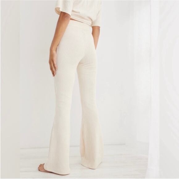 Aerie Womens Groove On Velour Velvet High Waist Flare Pant Large Ivory - Picture 6 of 14